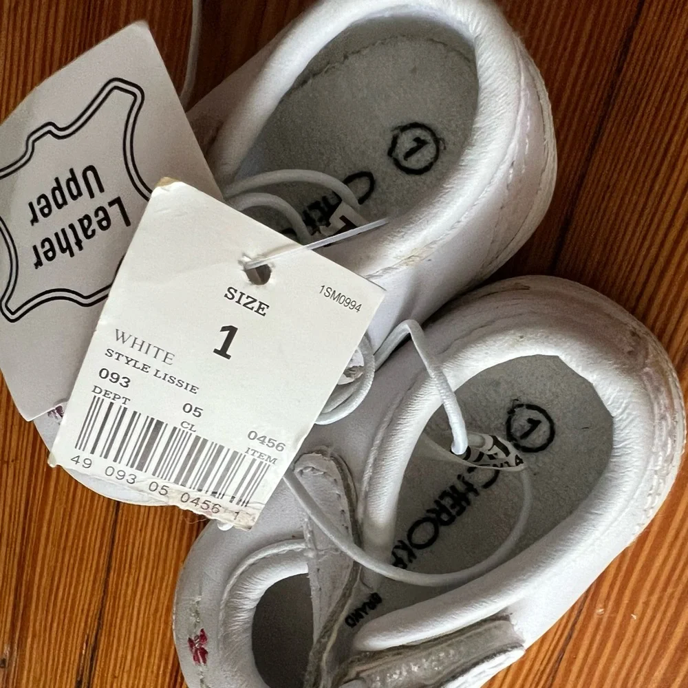 Cherokee Baby Shoes | Size 1 | White Leather Embroidered Flowers | Vintage 1990s